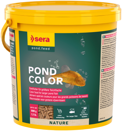Recipiente amarelo com comida para peixes de pond maiores da marca sera