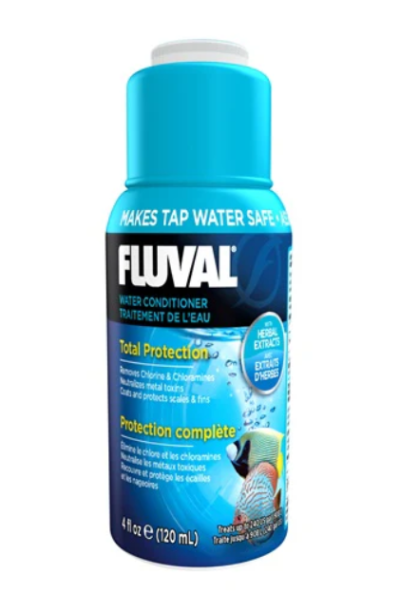 Condicionador de água Fluval Total Protection em frasco azul e preto com texto e ilustrações