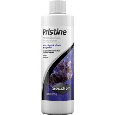 Frasco branco de produto líquido para aquário Pristine da Seachem com imagem de peixe na etiqueta