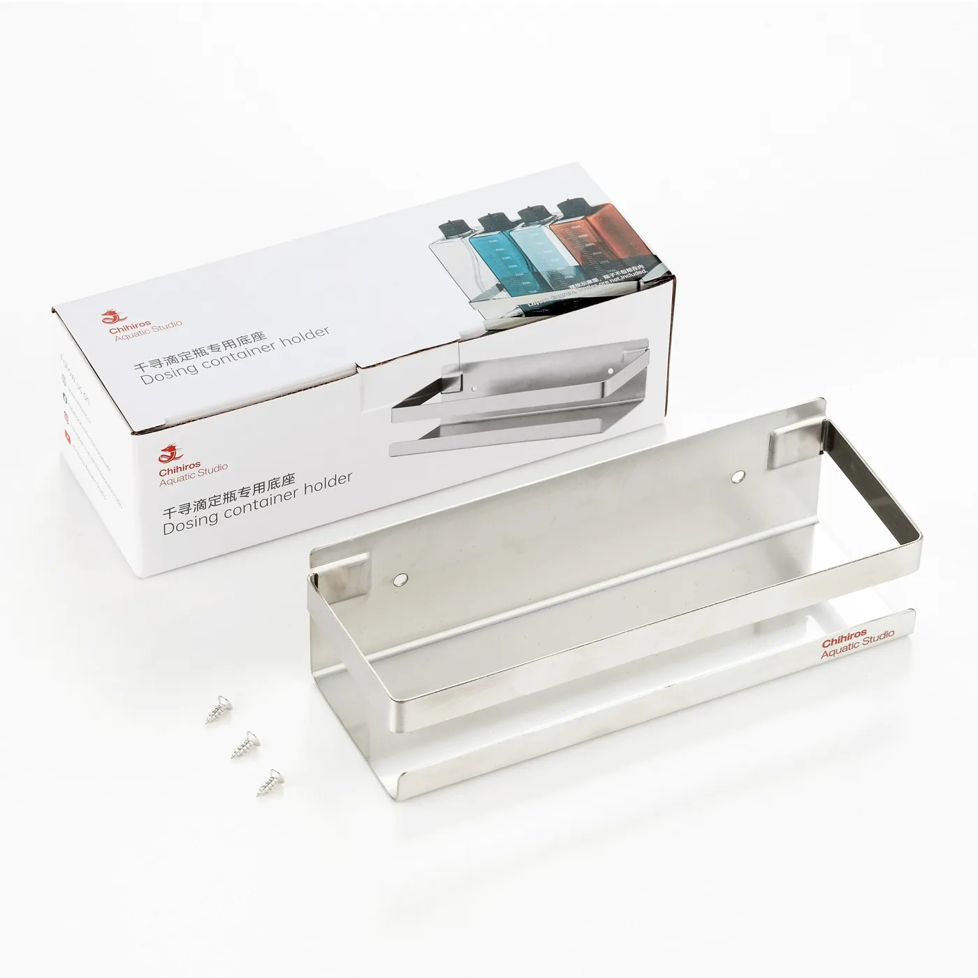 Suporte metálico prateado e embalagem com texto Dosing container holder