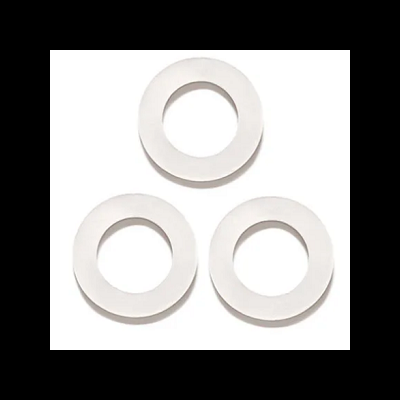 Três anéis brancos circulares sobre fundo branco