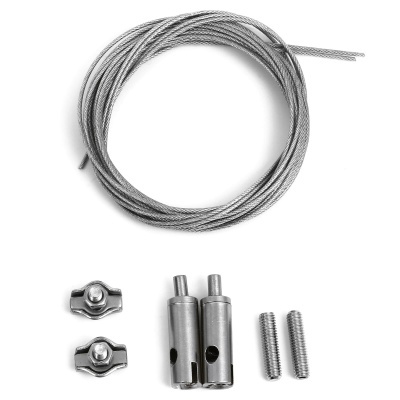 Kit de peças metálicas com parafusos, fixadores, pinos e cabo de aço.