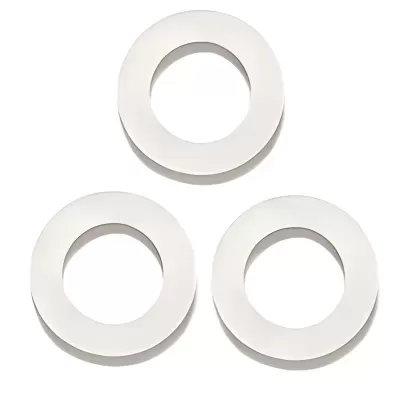 Três anéis brancos lisos circulares
