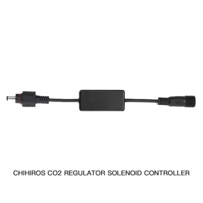 Controlador solenóide regulador CHIHIIROS CO2 preto com cabos e conetores cilíndricos