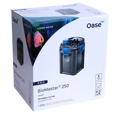 Caixa do filtro externo Oase BioMaster 250 com imagem do produto e peixe colorido