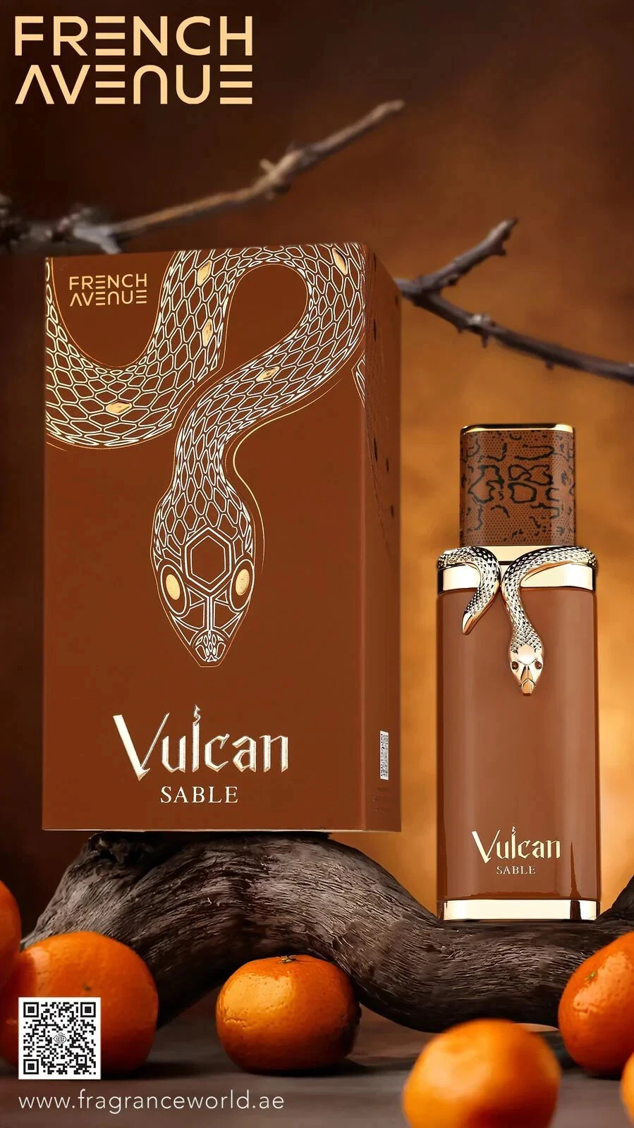 Perfume Vulcan Sable da French Avenue em embalagem e frasco marrons com cobra prateada, tangerinas e madeira em fundo castanho.