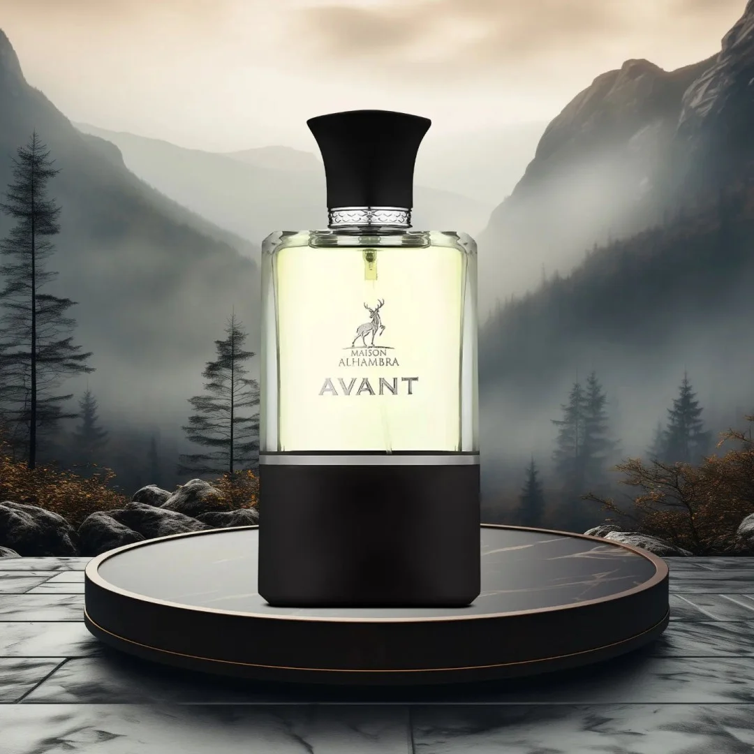 Frasco de perfume Avant em vidro com tampa preta e fundo de montanhas