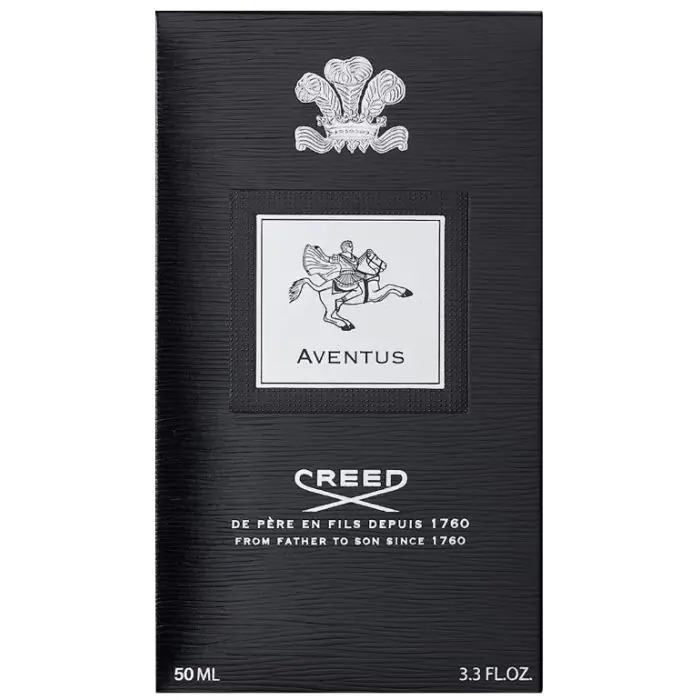 Embalagem preta de perfume Creed Aventus com texto e logotipo