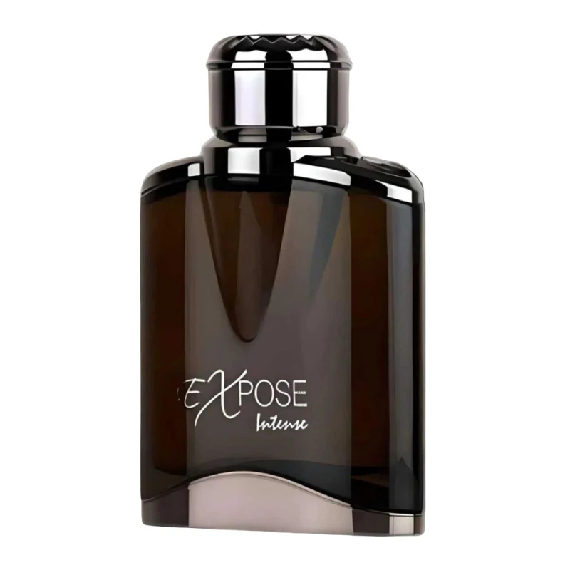 Frasco de perfume castanho escuro com tampa preta brilhante e texto branco