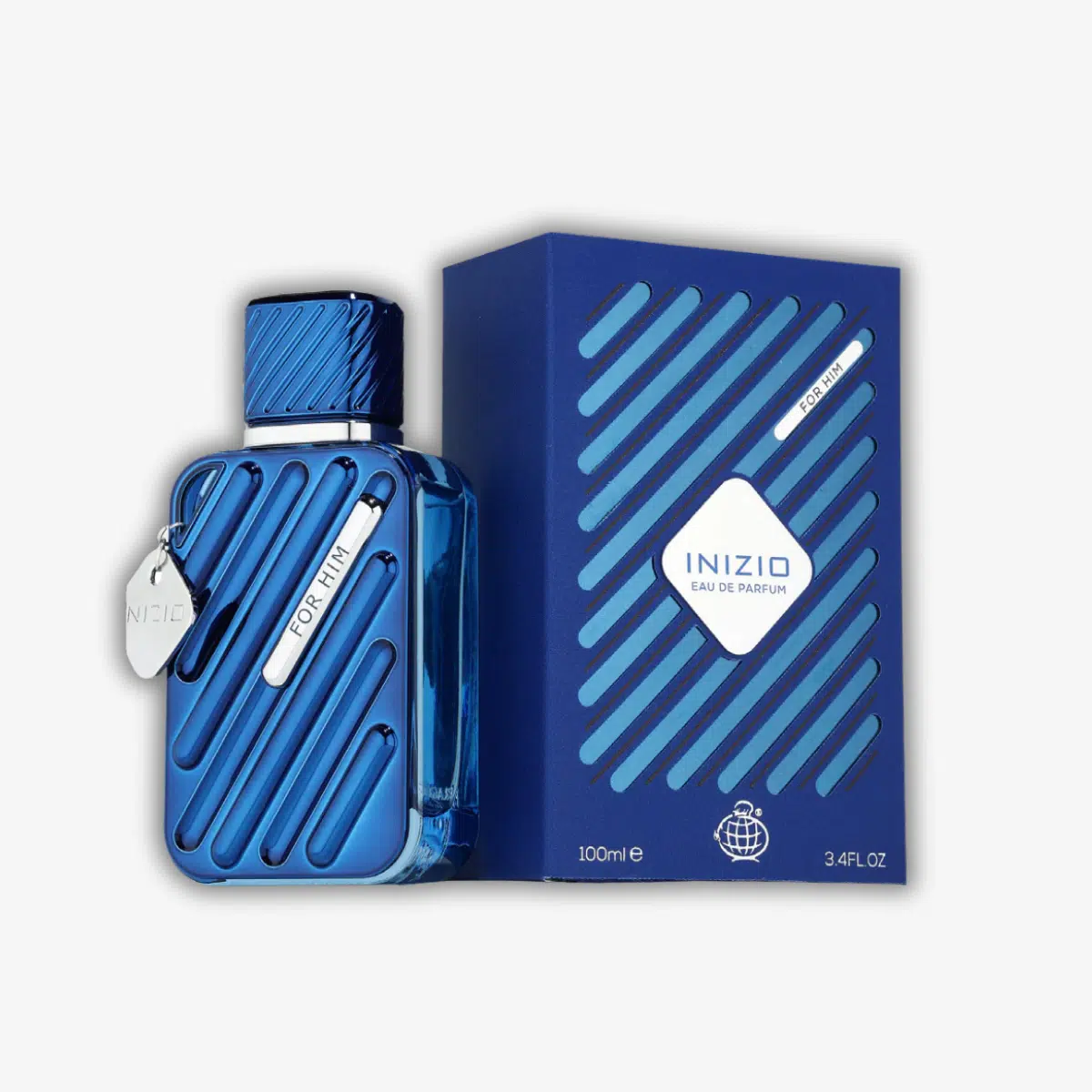 Frasco e caixa de perfume azul com padrão diagonal e texto INIZIO FOR HIM