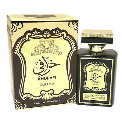 Frasco preto de perfume com rótulo dourado à esquerda da caixa correspondente da marca KHURAFI OUD