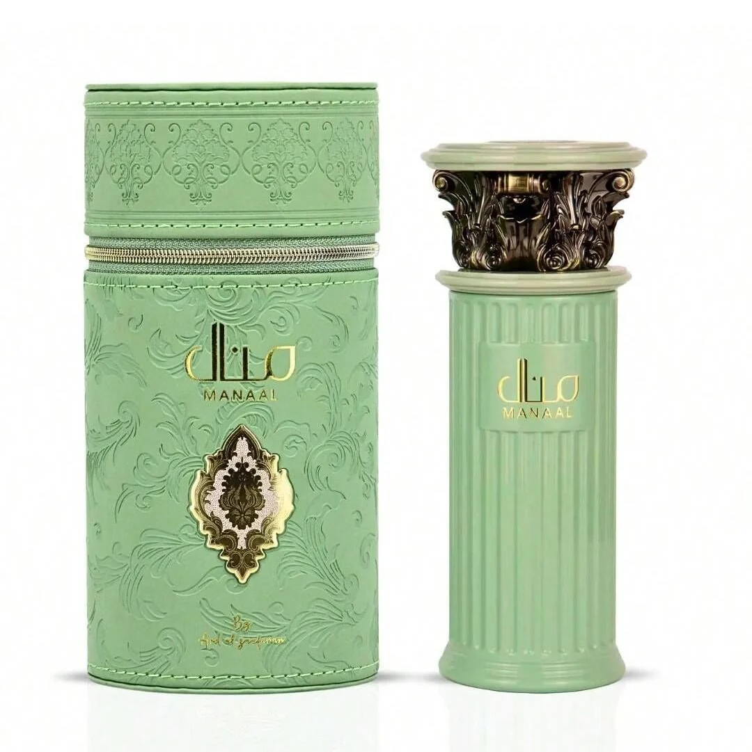 Frasco de perfume verde com caixa decorativa verde e dourada
