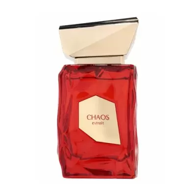 Frasco de perfume vermelho com tampa dourada e rótulo com texto CHAOS extrait