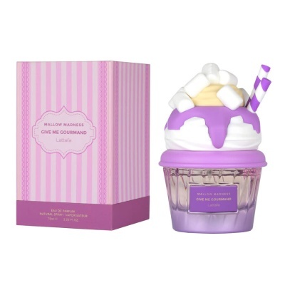 Perfume em formato de cupcake com marmelada roxa e embalagem rosa às riscas.