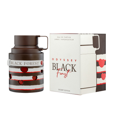 Frasco e caixa de perfume Black Forest com corações vermelhos e riscas brancas e castanhas