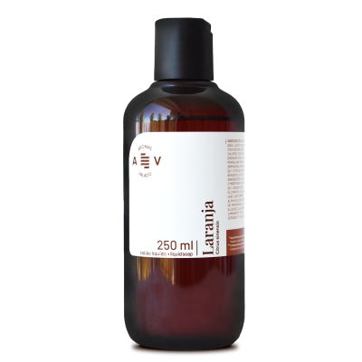 Frasco plástico marrom translúcido com etiqueta branca e tampa preta