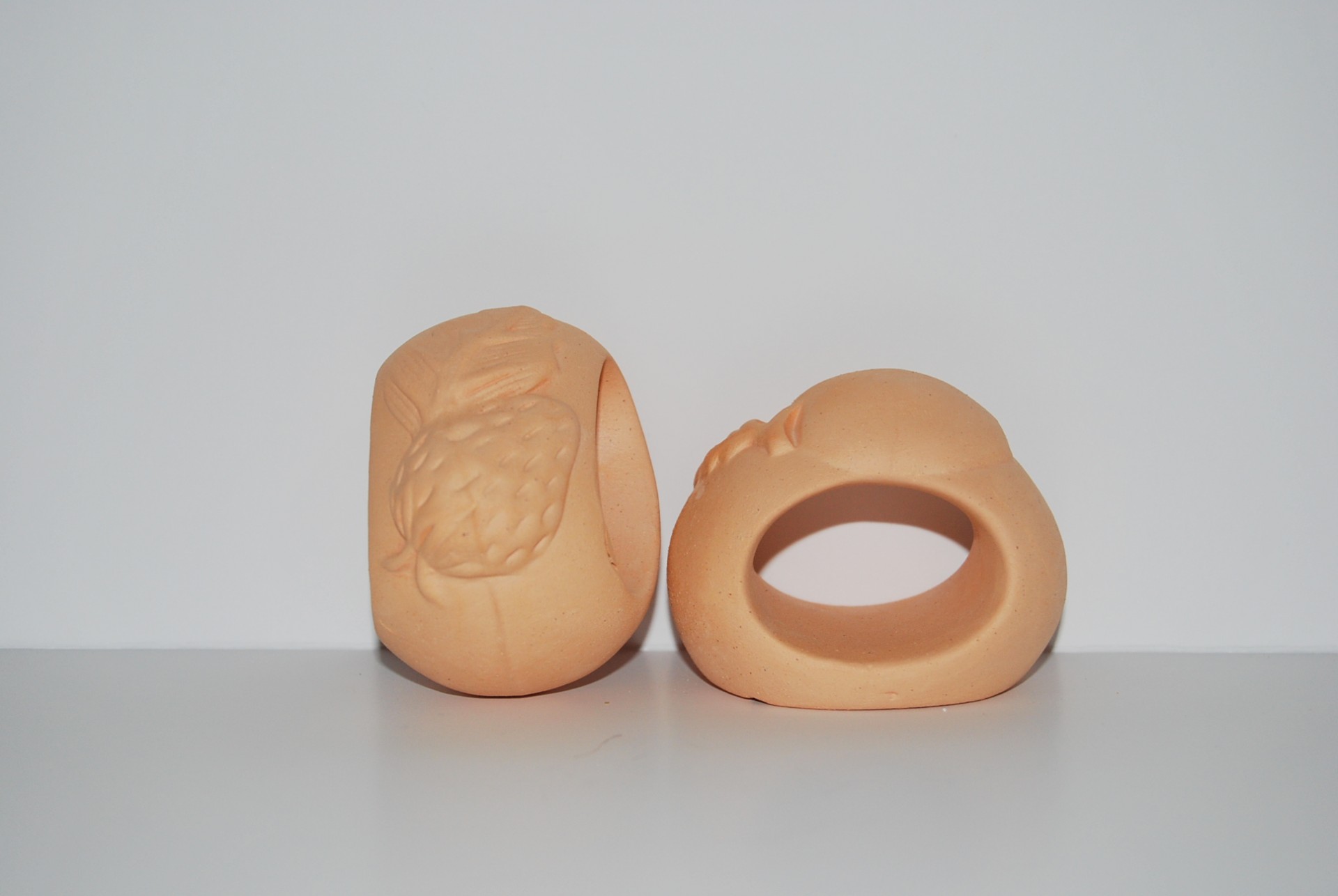 Acessórios de silicone cor de pele com relevo e orifício oval