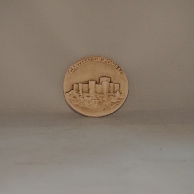 Moeda bronze com relevo do castelo e texto 'CASTELO DE PORTOMARIM'