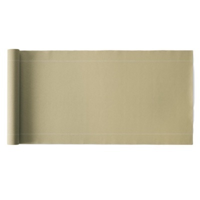 tapete bege rectangular ligeiramente enrolado