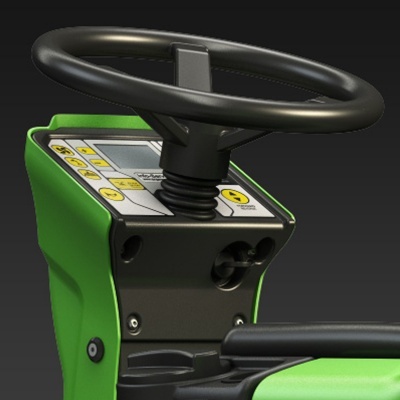 Volante e painel de controlo de maquinaria agrícola verde e preta