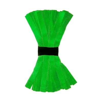 Laço verde com franjas e faixa preta no centro