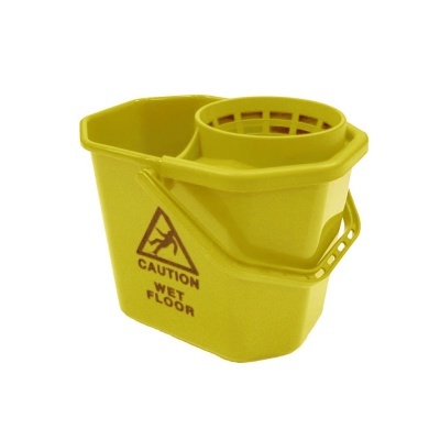Balde de limpeza amarelo com separador para torcer o pano e aviso CAUTION WET FLOOR.