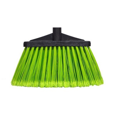 Vassoura com cerdas verdes e suporte preto