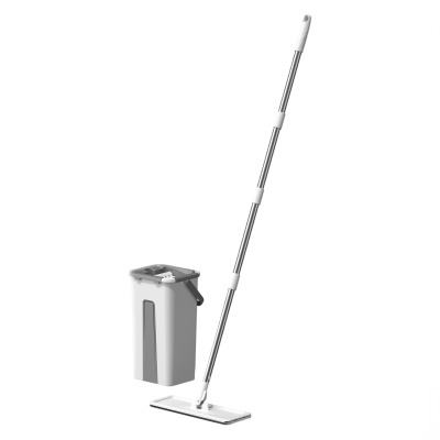 conjunto de limpeza com esfregona plana e balde cinzento