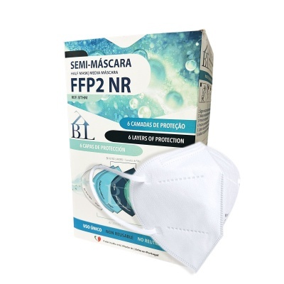Máscara branca FFP2 NR com embalagem azul e branca