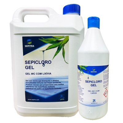 Recipientes de limpeza SEPICLORO GEL com rótulos em azul e branco e folhas verdes