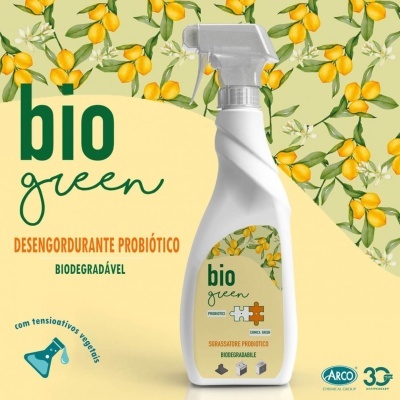 Frasco branco de desengordurante probiótico bio green com rótulo de limões e fundo amarelo