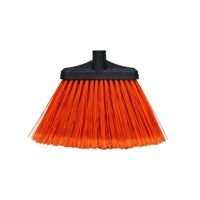 Vassoura com cerdas largas laranja e suporte preto