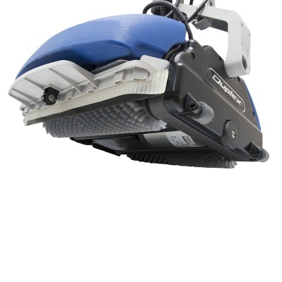 Máquina de limpeza industrial azul e preta com escova inferior cinza