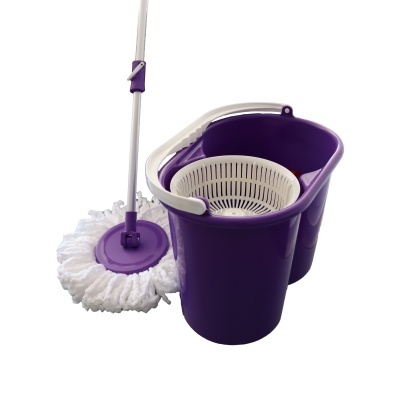 Esfregona branca e roxa com balde roxo e cesto para centrifugação