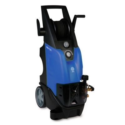 Máquina de alta pressão azul e preta com rodas e manivela para mangueira