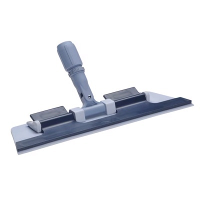 rodo para limpeza cinzento e azul com lâmina preta