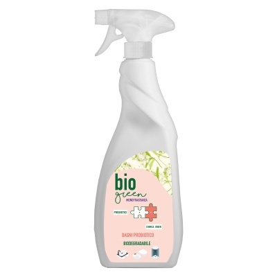 Frasco pulverizador de limpeza branco com etiqueta colorida e texto bio green.