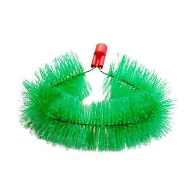 Escova circular verde com cabo vermelho em fundo branco
