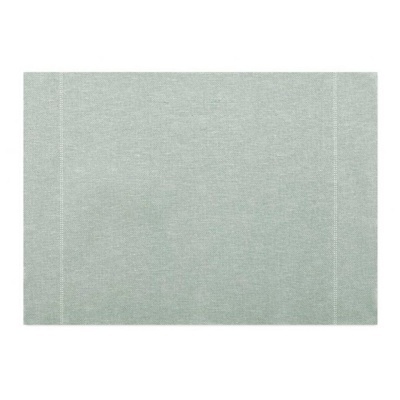 Tapete cinza claro retangular com linhas paralelas claras nas extremidades