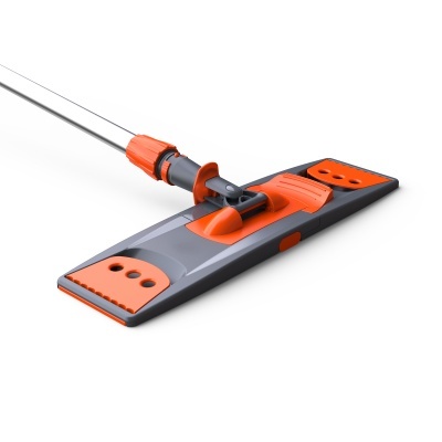 Rodo de limpeza cinza e laranja com cabo metálico