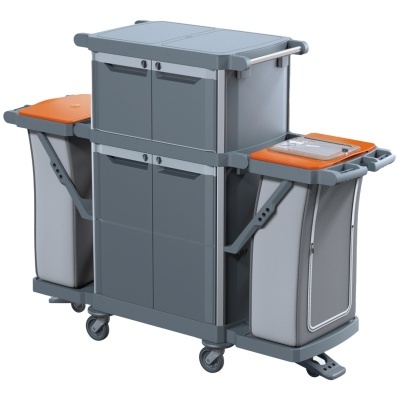 Carrinho de limpeza cinza com contentores laterais laranja e rodas