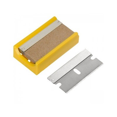 Cortador de fio amarelo com lâmina metálica destacada.