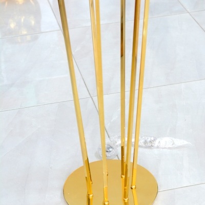 Candeeiro de Pé Alto s/ Abat Jour