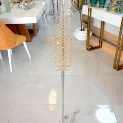 Candeeiro de Pé Alto s/ Abat Jour