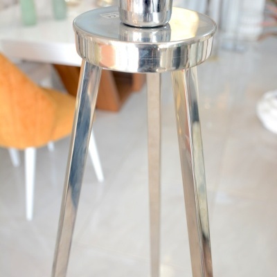 Candeeiro de Pé Alto s/ Abat Jour