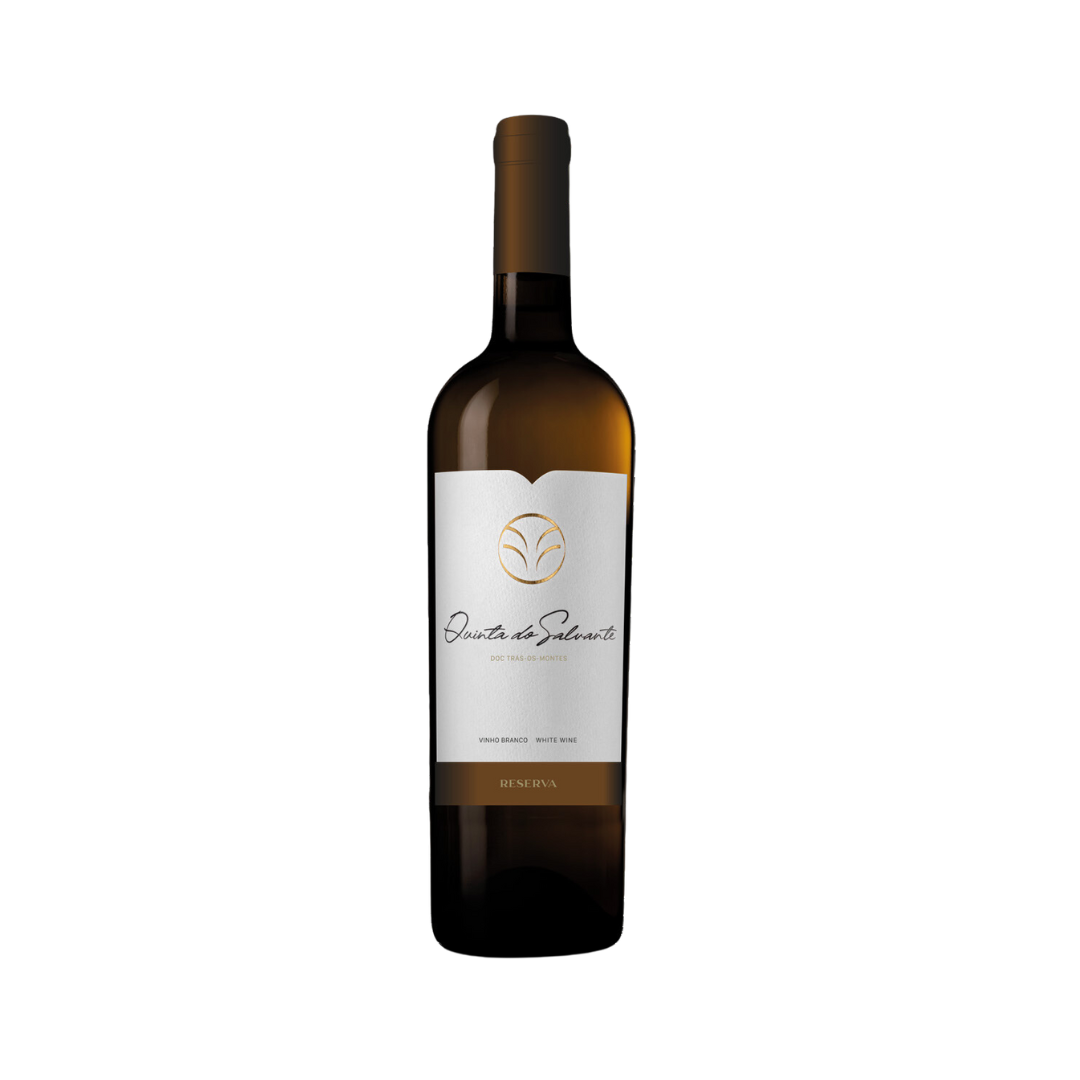 Garrafa de vinho branco com rótulo branco e texto Quinta das Salmouras