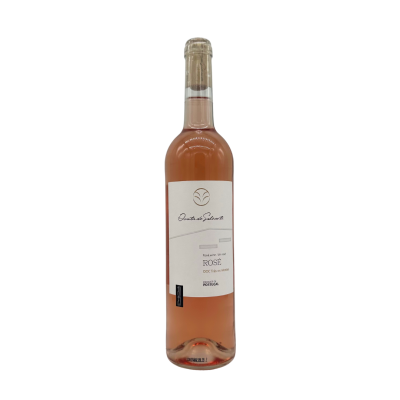 Garrafa de vinho rosé com rótulo branco e rolha