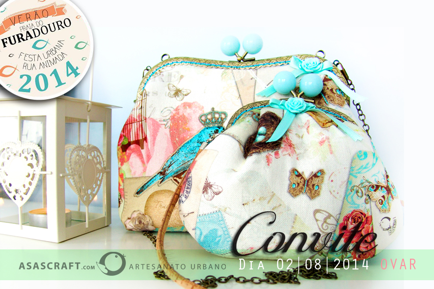 Carteiras com padrão de pássaros e flores em tons pastel, luminária branca decorativa com coração