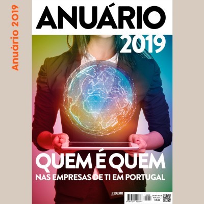 Capa de anuário 2019 com imagem digital de globo e texto sobre empresas de TI em Portugal