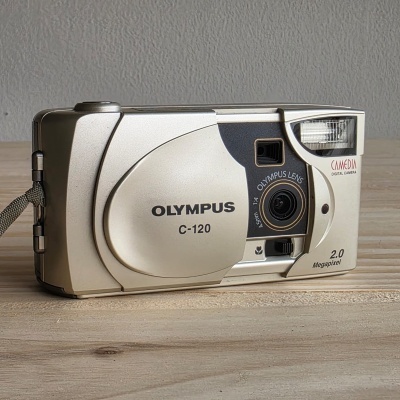 https://www.muuro.pt/product/olympus-e-120